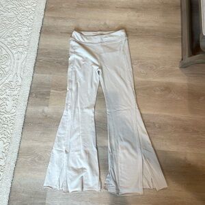 ILLA ILLA Cream Textured Garment